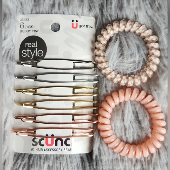 Checkered Cosmetic Pouch with Hair Accessories & Snail Mask - Picture 4 of 7